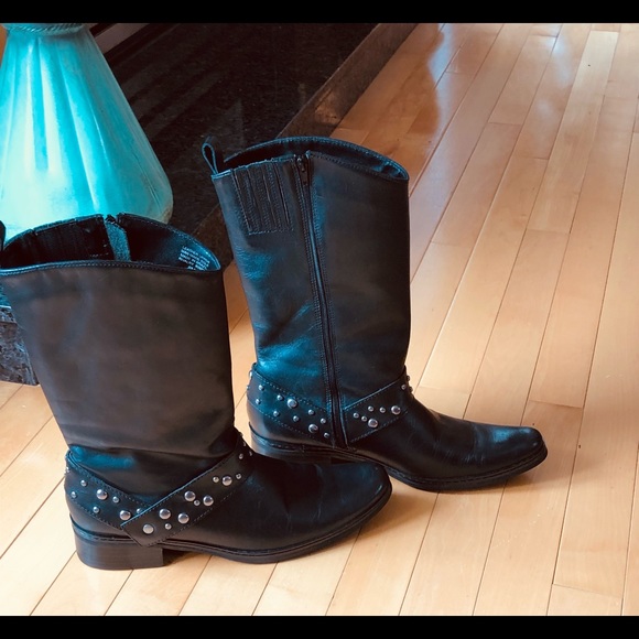 Naturalizer, Women’s 8, Black leather Rivalry Stud Moto Boots, EUC - Picture 2 of 16